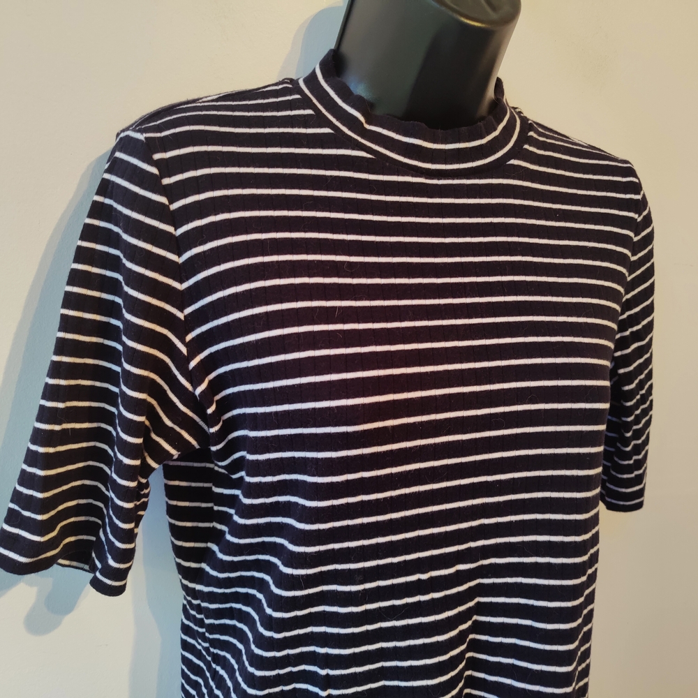 Uniqlo Striped Navy And White Rib Tee